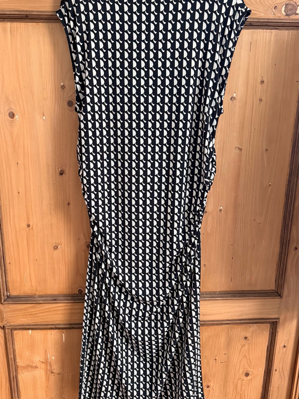 NWOT H&M Black and White Geometric Midi Dress
